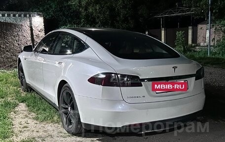 Tesla Model S I, 2013 год, 2 000 000 рублей, 2 фотография