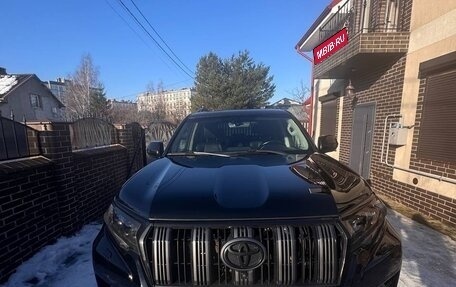 Toyota Land Cruiser Prado 150 рестайлинг 2, 2018 год, 5 000 000 рублей, 1 фотография