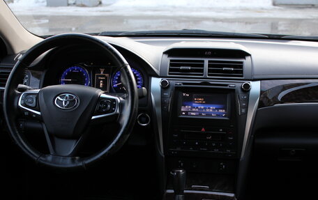 Toyota Camry, 2016 год, 2 300 000 рублей, 10 фотография