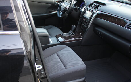 Toyota Camry, 2016 год, 2 300 000 рублей, 13 фотография