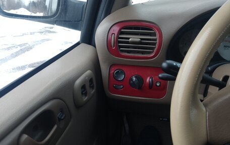 Chrysler Voyager IV, 2003 год, 370 000 рублей, 11 фотография