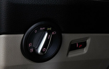 Volkswagen Multivan T6 рестайлинг, 2015 год, 2 899 000 рублей, 19 фотография