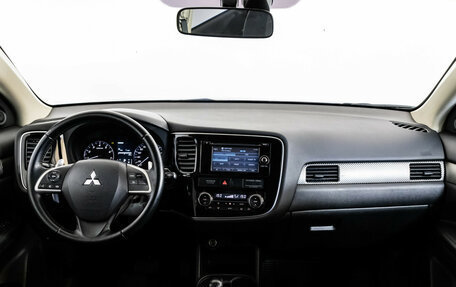 Mitsubishi Outlander III рестайлинг 3, 2012 год, 1 199 000 рублей, 10 фотография