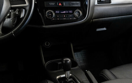 Mitsubishi Outlander III рестайлинг 3, 2012 год, 1 199 000 рублей, 13 фотография