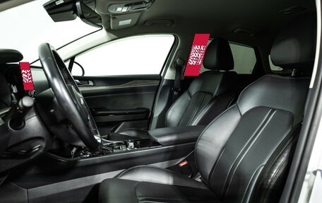 KIA K5, 2021 год, 2 700 000 рублей, 23 фотография