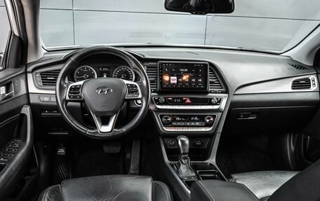 Hyundai Sonata VII, 2018 год, 1 999 000 рублей, 5 фотография