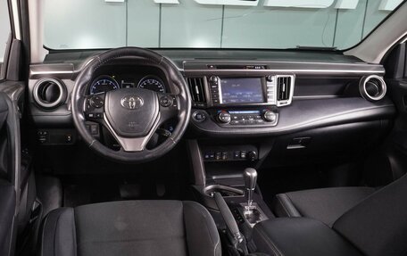 Toyota RAV4, 2017 год, 2 549 000 рублей, 6 фотография