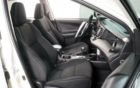 Toyota RAV4, 2017 год, 2 549 000 рублей, 8 фотография