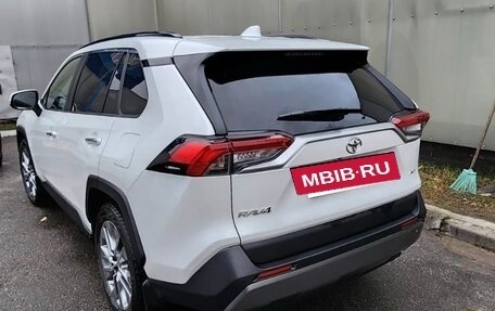 Toyota RAV4, 2020 год, 4 000 000 рублей, 3 фотография