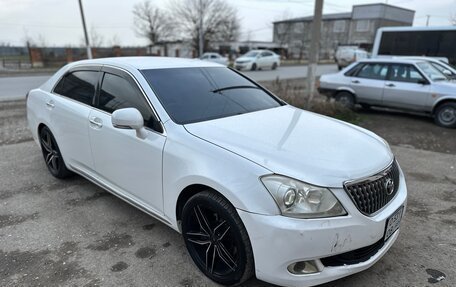 Toyota Crown Majesta, 2009 год, 600 000 рублей, 2 фотография