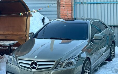 Mercedes-Benz E-Класс, 2012 год, 1 400 000 рублей, 1 фотография