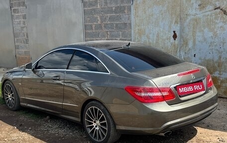 Mercedes-Benz E-Класс, 2012 год, 1 400 000 рублей, 11 фотография