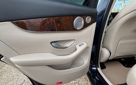 Mercedes-Benz GLC, 2017 год, 3 200 000 рублей, 23 фотография