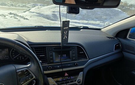 Hyundai Elantra VI рестайлинг, 2018 год, 1 650 000 рублей, 9 фотография