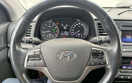 Hyundai Elantra VI рестайлинг, 2018 год, 1 650 000 рублей, 10 фотография