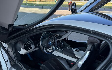 BMW i8 I рестайлинг, 2016 год, 6 100 000 рублей, 12 фотография