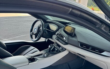 BMW i8 I рестайлинг, 2016 год, 6 100 000 рублей, 14 фотография