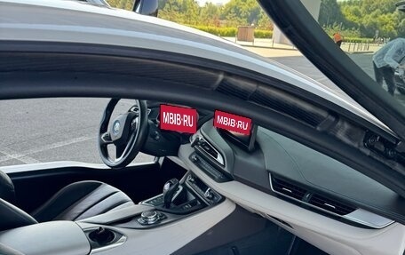 BMW i8 I рестайлинг, 2016 год, 6 100 000 рублей, 15 фотография