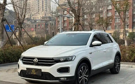 Volkswagen T-Roc I, 2022 год, 1 499 017 рублей, 1 фотография