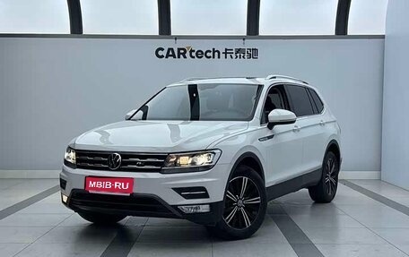Volkswagen Tiguan II, 2021 год, 2 478 000 рублей, 1 фотография