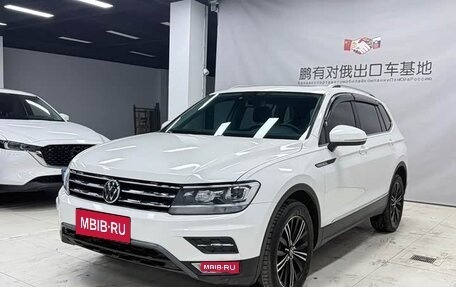 Volkswagen Tiguan II, 2021 год, 2 560 000 рублей, 1 фотография