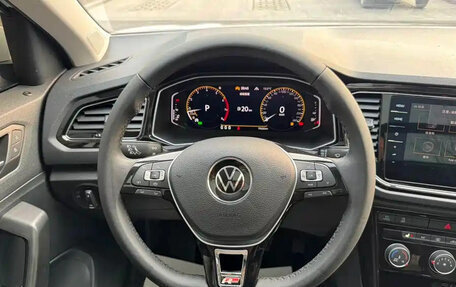 Volkswagen T-Roc I, 2022 год, 1 499 017 рублей, 10 фотография