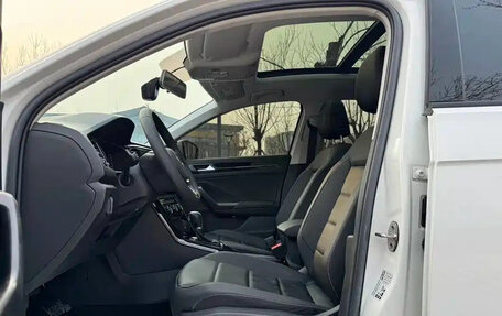 Volkswagen T-Roc I, 2022 год, 1 499 017 рублей, 8 фотография