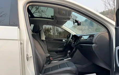 Volkswagen T-Roc I, 2022 год, 1 499 017 рублей, 13 фотография