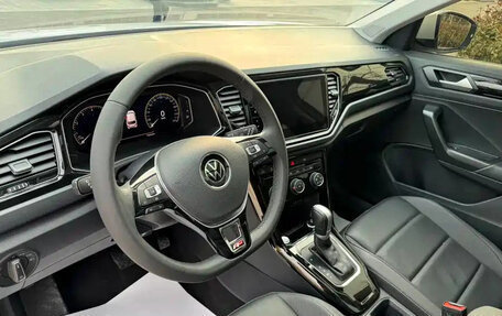 Volkswagen T-Roc I, 2022 год, 1 499 017 рублей, 9 фотография