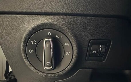 Skoda Karoq I, 2022 год, 2 027 000 рублей, 12 фотография