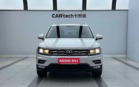 Volkswagen Tiguan II, 2021 год, 2 478 000 рублей, 2 фотография