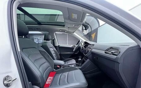 Volkswagen Tiguan II, 2021 год, 2 478 000 рублей, 18 фотография