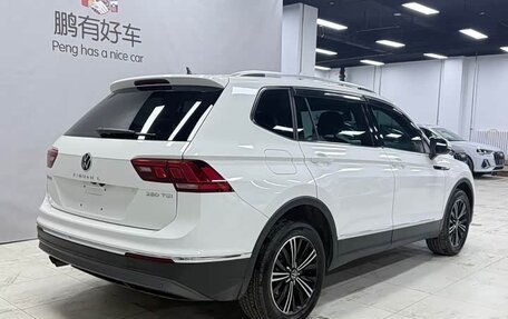 Volkswagen Tiguan II, 2021 год, 2 560 000 рублей, 6 фотография