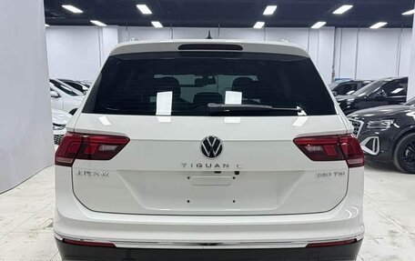 Volkswagen Tiguan II, 2021 год, 2 560 000 рублей, 7 фотография