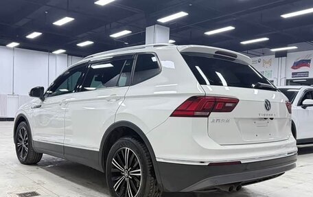 Volkswagen Tiguan II, 2021 год, 2 560 000 рублей, 8 фотография