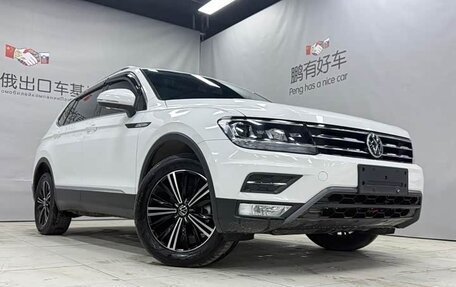 Volkswagen Tiguan II, 2021 год, 2 560 000 рублей, 3 фотография