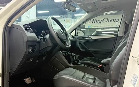 Volkswagen Tiguan II, 2021 год, 2 560 000 рублей, 16 фотография