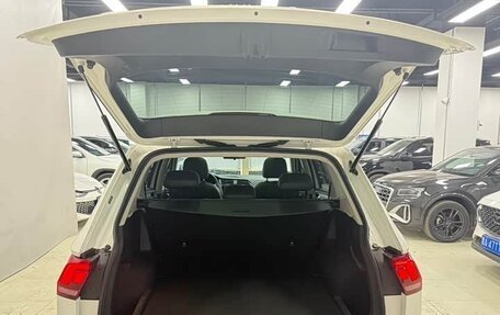 Volkswagen Tiguan II, 2021 год, 2 560 000 рублей, 19 фотография