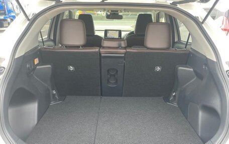 Toyota Yaris Cross, 2022 год, 1 453 000 рублей, 29 фотография