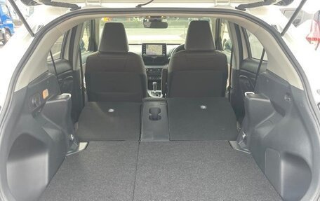 Toyota Yaris Cross, 2022 год, 1 453 000 рублей, 28 фотография