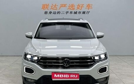 Volkswagen T-Roc I, 2022 год, 2 190 000 рублей, 3 фотография