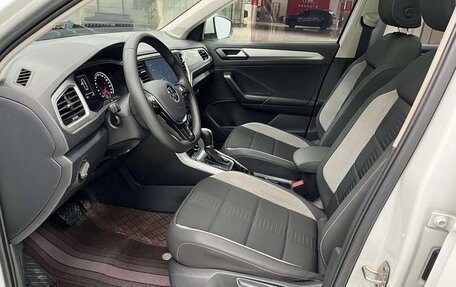 Volkswagen T-Roc I, 2022 год, 2 190 000 рублей, 5 фотография