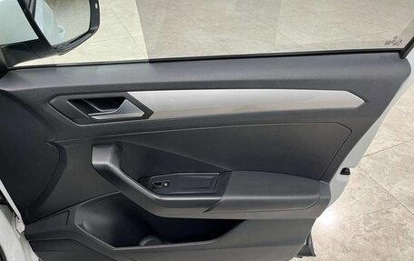 Volkswagen T-Roc I, 2022 год, 2 190 000 рублей, 10 фотография