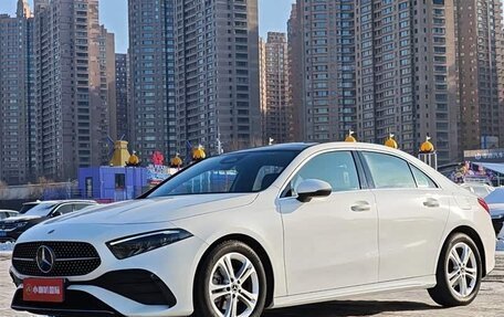 Mercedes-Benz A-Класс, 2023 год, 2 400 000 рублей, 2 фотография