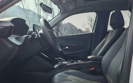 Peugeot 2008 II, 2022 год, 1 860 000 рублей, 9 фотография