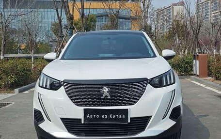 Peugeot 2008 II, 2022 год, 1 860 000 рублей, 2 фотография
