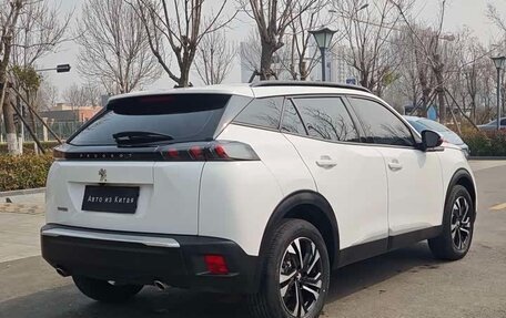 Peugeot 2008 II, 2022 год, 1 860 000 рублей, 5 фотография