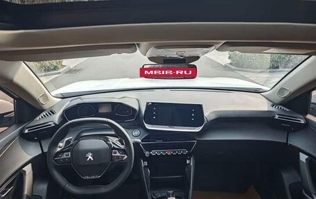 Peugeot 2008 II, 2022 год, 1 860 000 рублей, 11 фотография