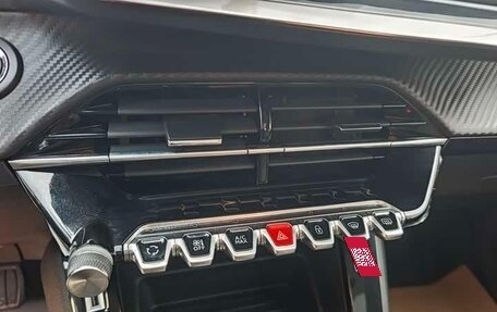 Peugeot 2008 II, 2022 год, 1 860 000 рублей, 15 фотография