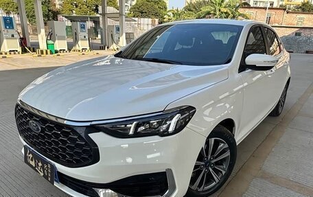 Ford Escort, 2021 год, 1 285 000 рублей, 1 фотография